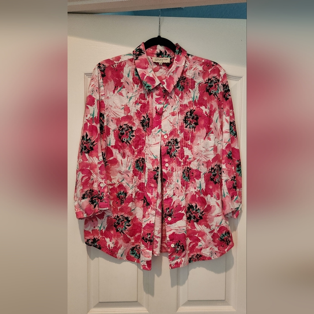 Jones New York Pink and Black Floral Blouse 100% Linen.